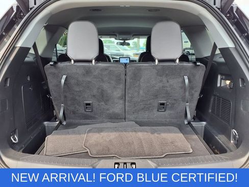 Certified 2023 Ford Explorer XLT w/ Equipment Group 202A AWD/4WD image 21