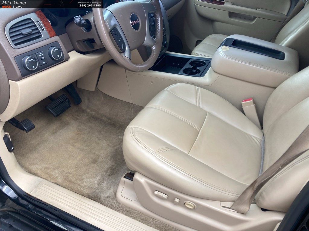 Used 2011 GMC Yukon SLT w/ SLT-2 Equipment Package AWD/4WD image 17