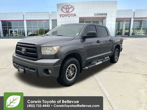 Used 2011 Toyota Tundra 4x4 CrewMax image 4
