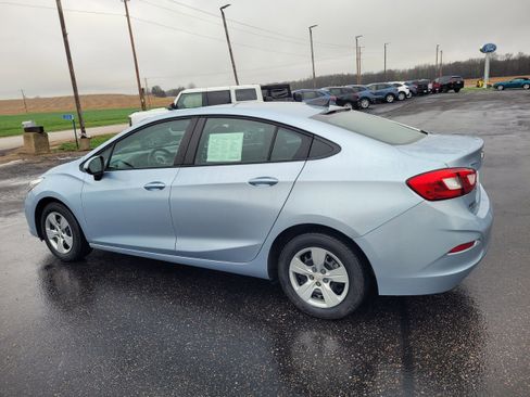 Used 2018 Chevrolet Cruze LS image 7