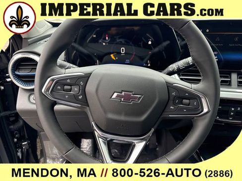 New 2026 Chevrolet Trax LT w/ Midnight Edition FWD image 17