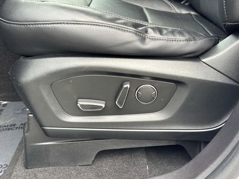 Used 2020 Ford Explorer Limited image 16