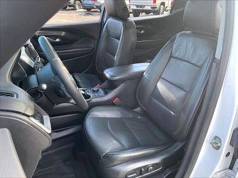 Used 2023 GMC Terrain SLT w/ Tech Package image 10