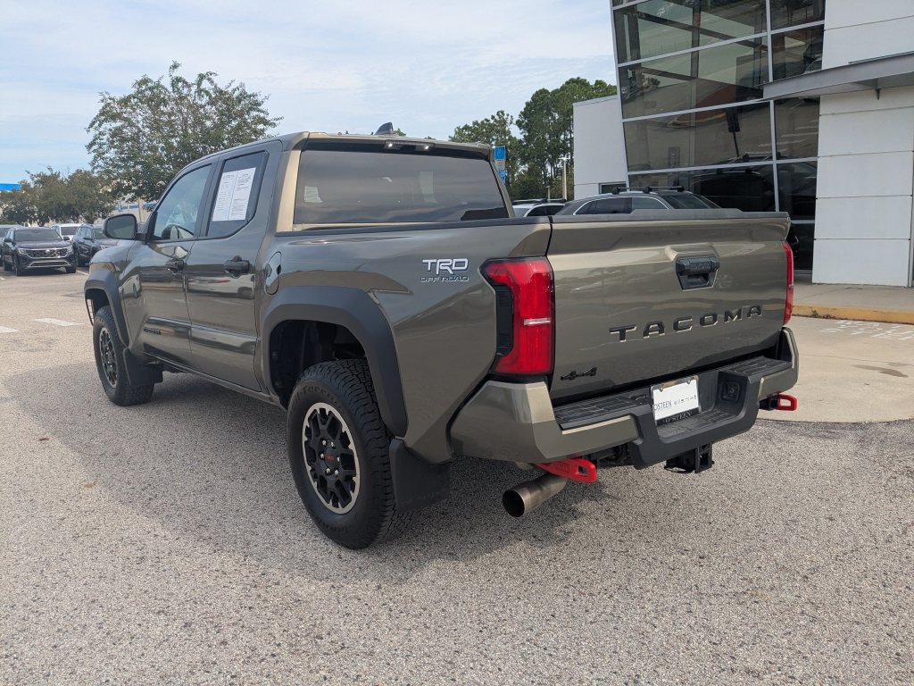 Used 2025 Toyota Tacoma TRD Off-Road AWD/4WD image 4