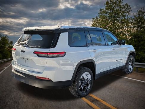 New 2025 Jeep Grand Cherokee L Limited image 3