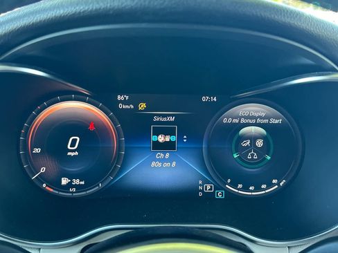 Used 2022 Mercedes-Benz GLC 300 4MATIC image 23