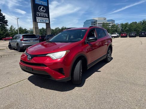 Used 2016 Toyota RAV4 LE FWD image 14