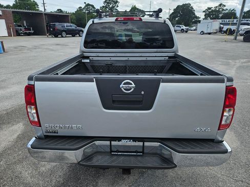 Used 2005 Nissan Frontier NISMO w/ (J01) Sunroof Pkg AWD/4WD image 5