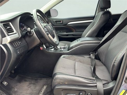 Used 2014 Toyota Highlander Plus image 21