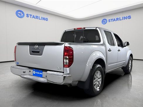 Used 2020 Nissan Frontier SV image 8