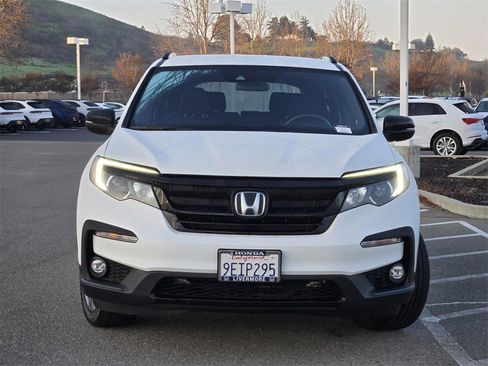 Used 2022 Honda Pilot Sport image 2