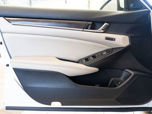 Used 2019 Honda Accord Touring image 23