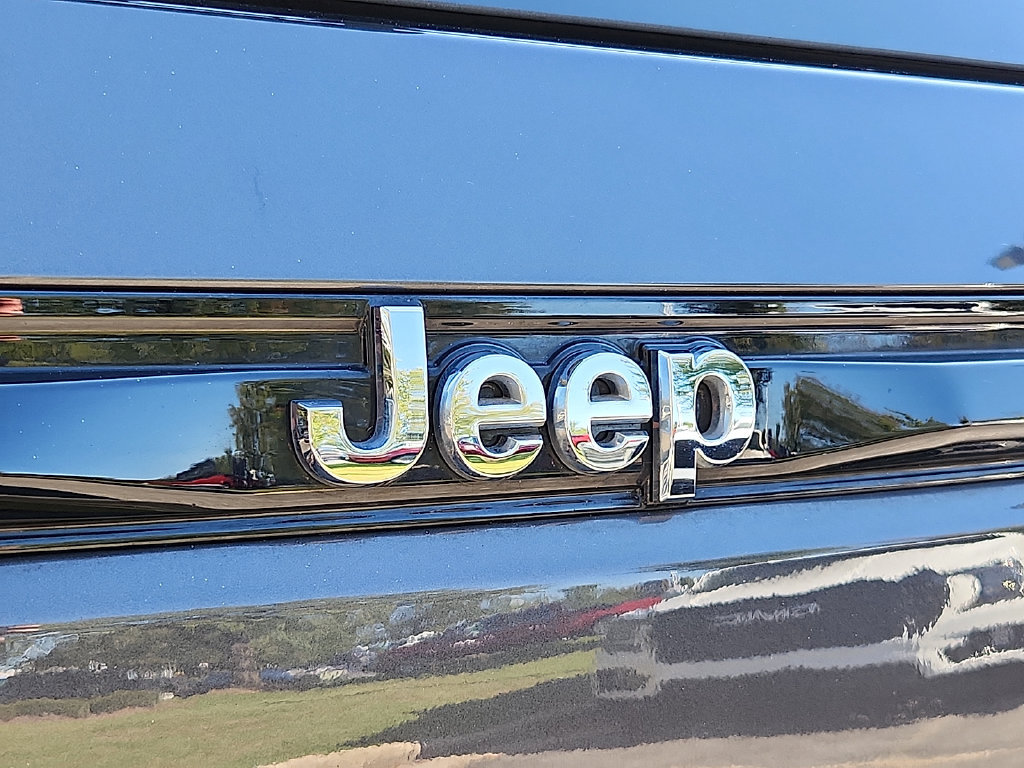 Used 2024 Jeep Grand Cherokee Limited AWD/4WD image 32