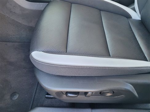 Used 2025 Buick Envision Sport Touring image 28