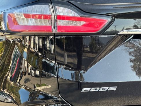 Used 2019 Ford Edge SEL w/ Equipment Group 201A image 27
