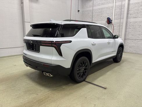 New 2026 Chevrolet Traverse LT w/ Midnight/Sport Edition AWD/4WD image 4