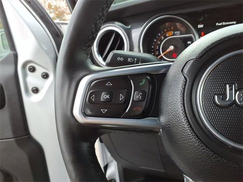 Used 2023 Jeep Wrangler Altitude image 17