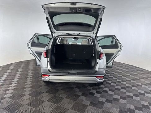 Used 2025 Hyundai Tucson SEL FWD image 18
