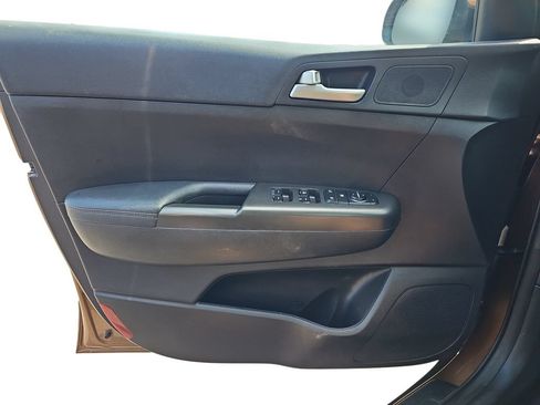 Used 2018 Kia Sportage LX AWD/4WD image 25