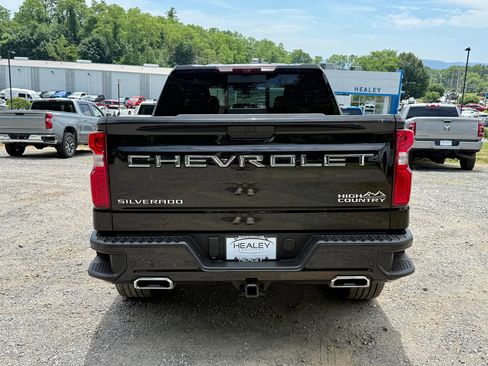 Used 2022 Chevrolet Silverado 1500 High Country w/ Technology Package AWD/4WD image 5