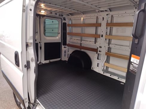 Used 2025 RAM ProMaster 2500 w/ U-Haul Equipment Group FWD image 19