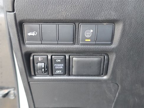 Used 2018 Nissan Armada SL w/ Premium Package image 27