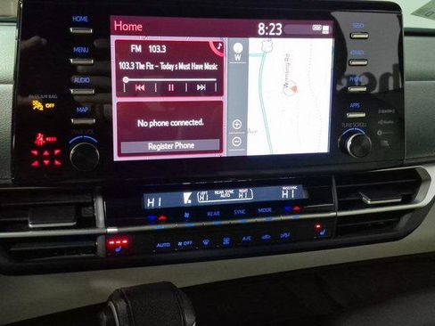 Certified 2023 Toyota Sienna XLE image 17