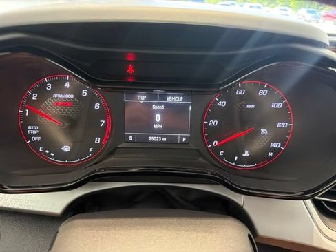 Used 2024 Chevrolet Trax RS FWD image 16