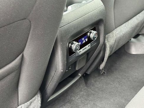 Used 2025 GMC Acadia Elevation image 17