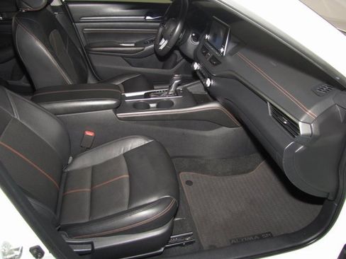Used 2020 Nissan Altima 2.5 SR image 19