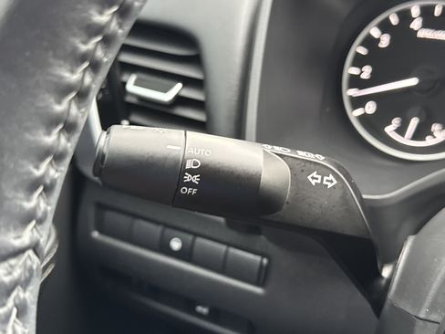 Used 2023 Nissan Rogue SV w/ SV Premium Package image 16