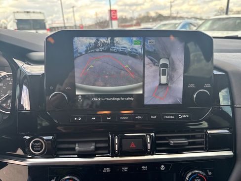 Certified 2023 Nissan Pathfinder SL image 29