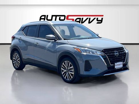 Used 2023 Nissan Kicks SV FWD image 1