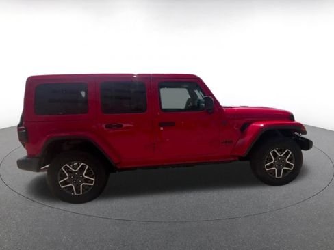Used 2025 Jeep Wrangler Unlimited Sahara AWD/4WD image 16