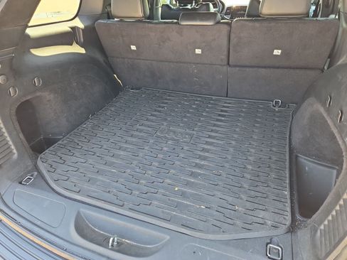 Used 2019 Jeep Grand Cherokee Altitude RWD image 32