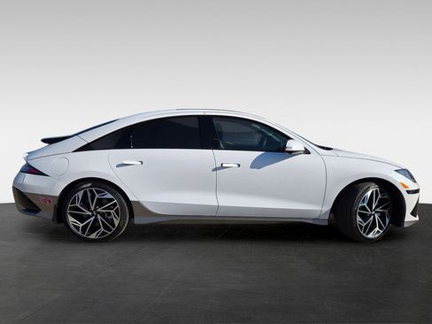 Used 2023 Hyundai Ioniq 6 Limited image 3