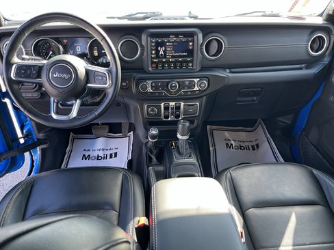 Used 2023 Jeep Wrangler Unlimited Sahara w/ Cold Weather Group AWD/4WD image 18