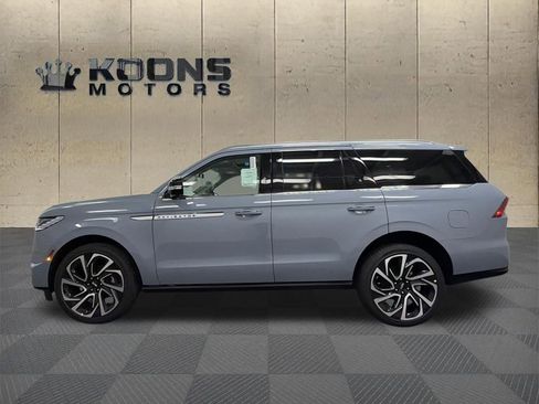 New 2026 Lincoln Navigator Reserve AWD/4WD image 4