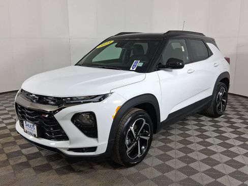 Used 2023 Chevrolet TrailBlazer RS w/ Sun and Liftgate Package image 5