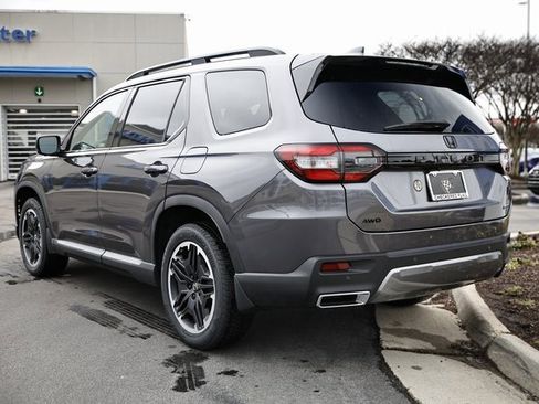 New 2026 Honda Pilot Touring image 8