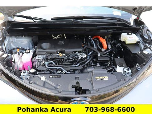 Used 2025 Toyota Sienna XLE Woodland Edition image 36