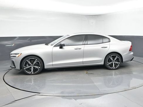 Used 2024 Volvo S60 B5 Plus AWD/4WD image 4