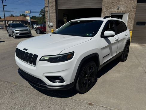 Used 2020 Jeep Cherokee Latitude Plus AWD/4WD image 7