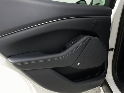 Used 2022 Ford Mustang Mach-E Premium image 32