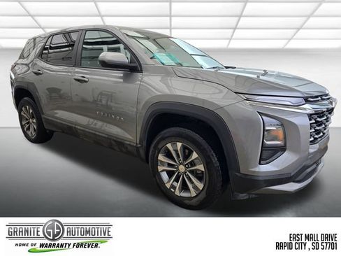 Used 2026 Chevrolet Equinox LT AWD/4WD image 8