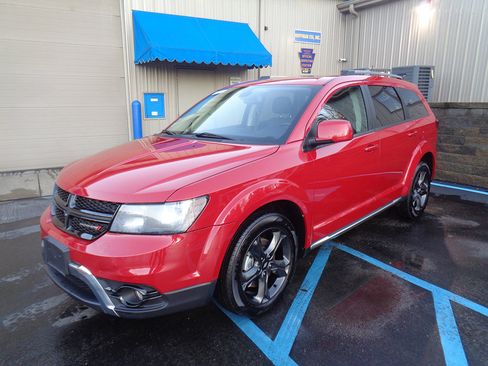 Used 2020 Dodge Journey Crossroad image 1