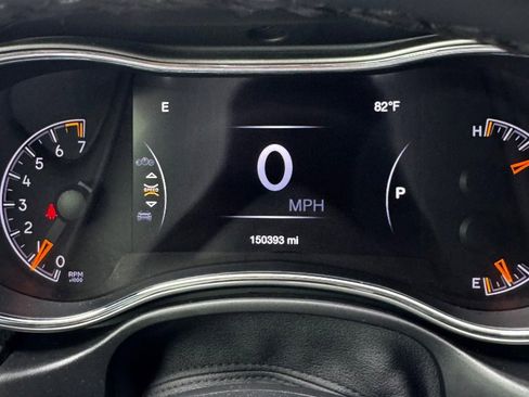 Used 2019 Jeep Grand Cherokee Altitude RWD image 13