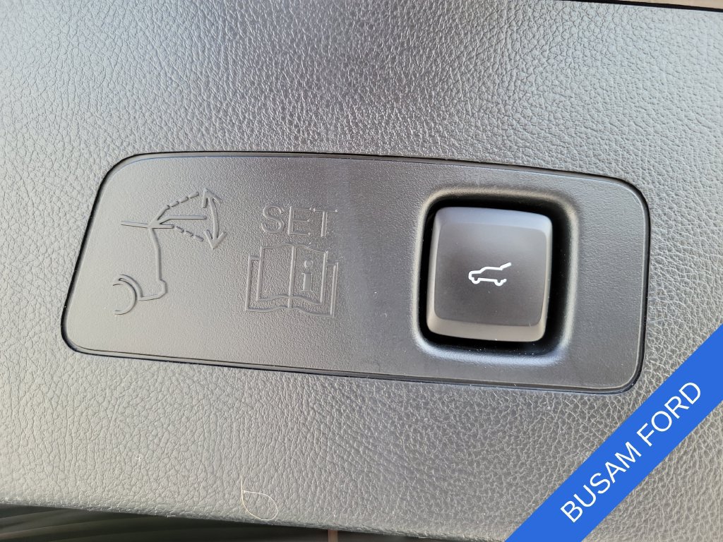 Used 2020 Lincoln Corsair FWD w/ Premium Package image 8