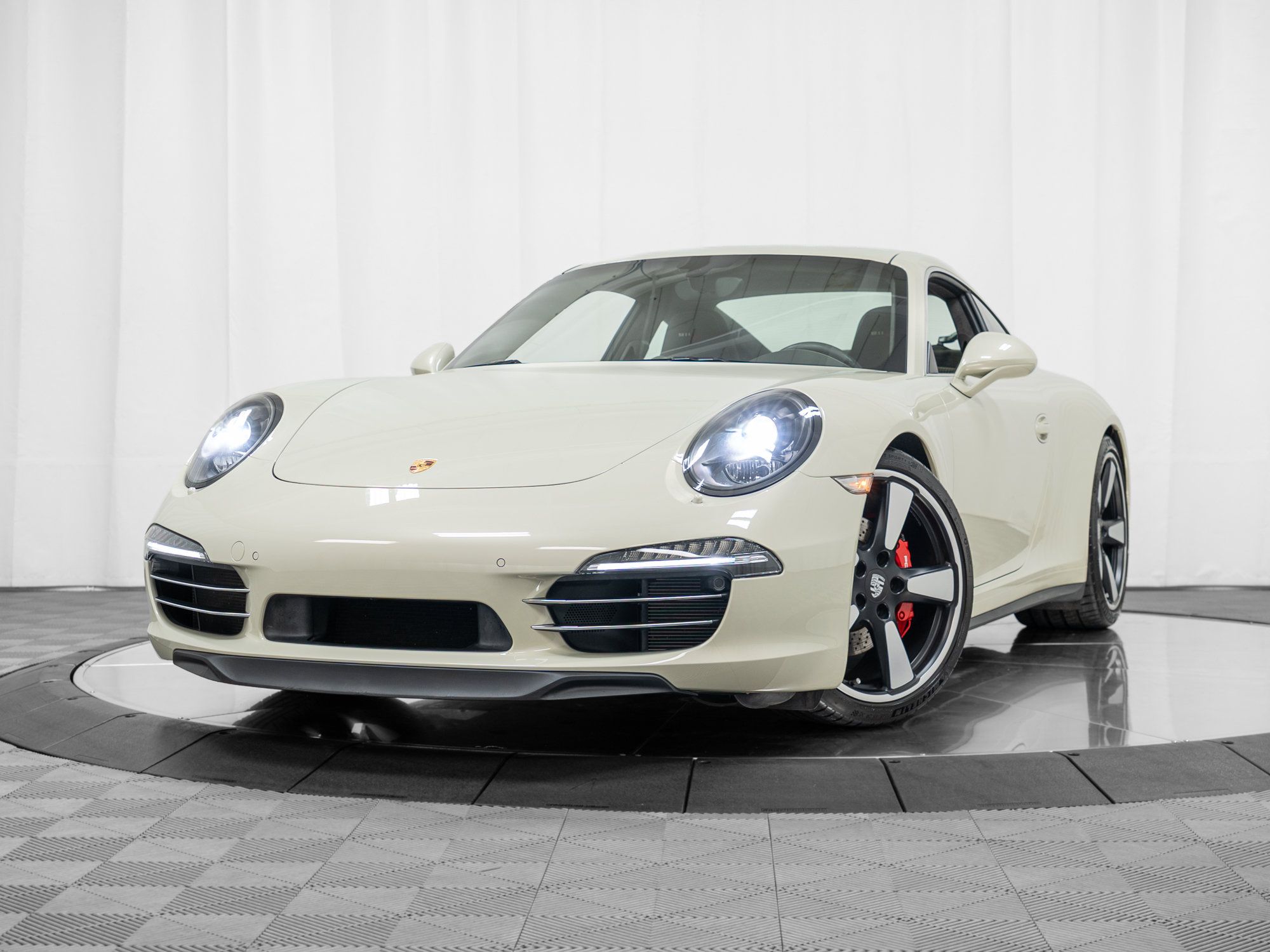 Certified 2014 Porsche 911 50th Anniversary Edition RWD image 49