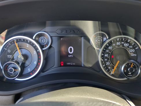 Used 2021 RAM 5500 Tradesman w/ Chrome Appearance Group image 22